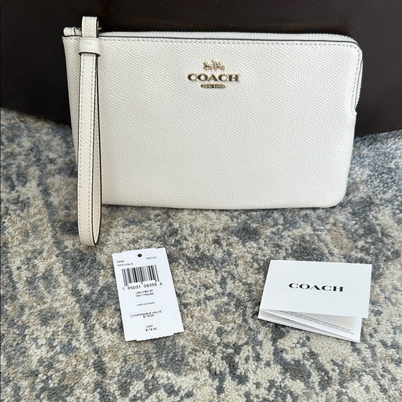 GORGEOUS COACH WRISTLET NWT! - Picture 1 of 8
